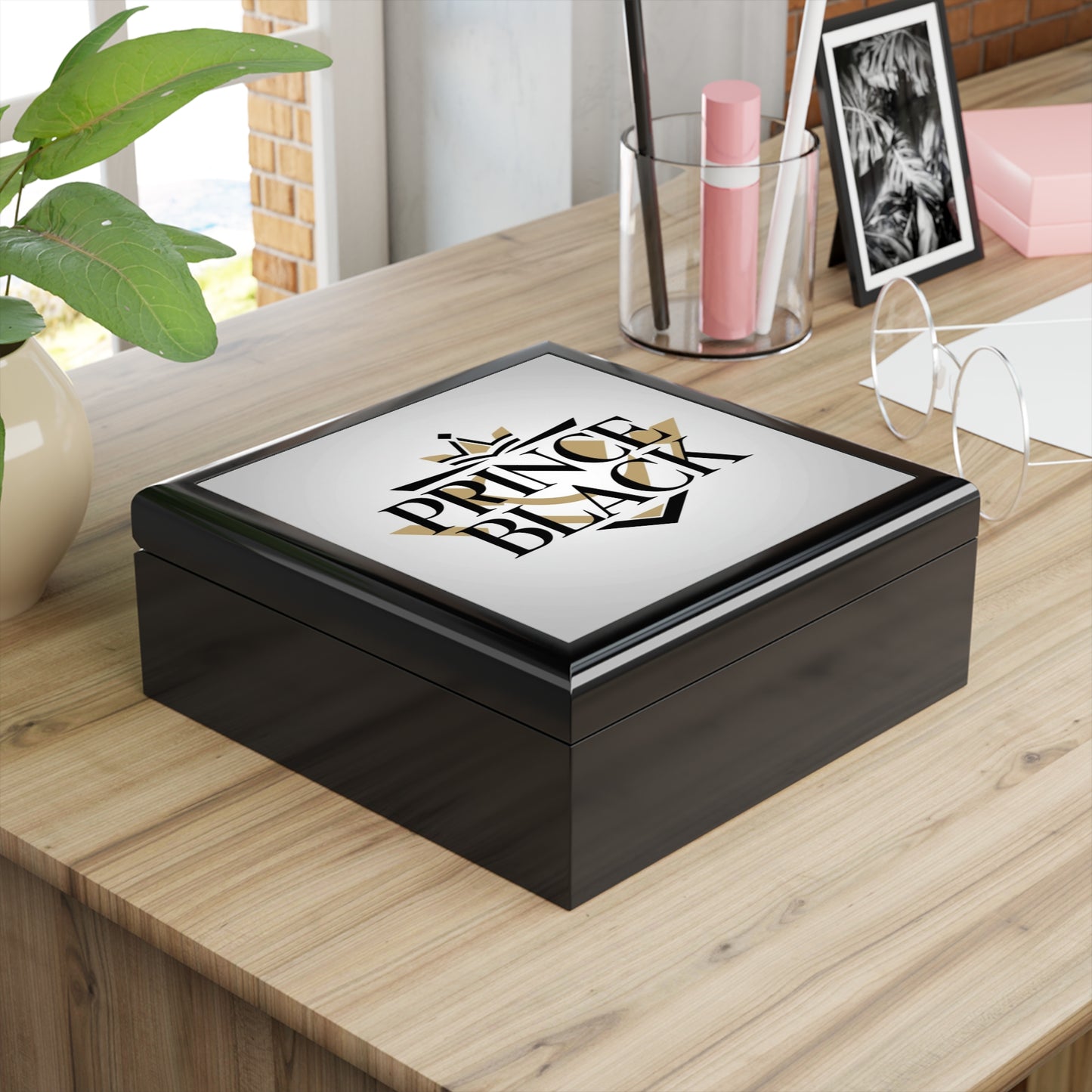 Elegant Black Jewelry Box with Crown Design - Perfect Gift for Him
